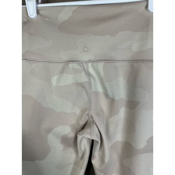 Offline By Aerie Light Pink Camouflage Print High Waisted Leggings Size Small - Picture 3 of 9